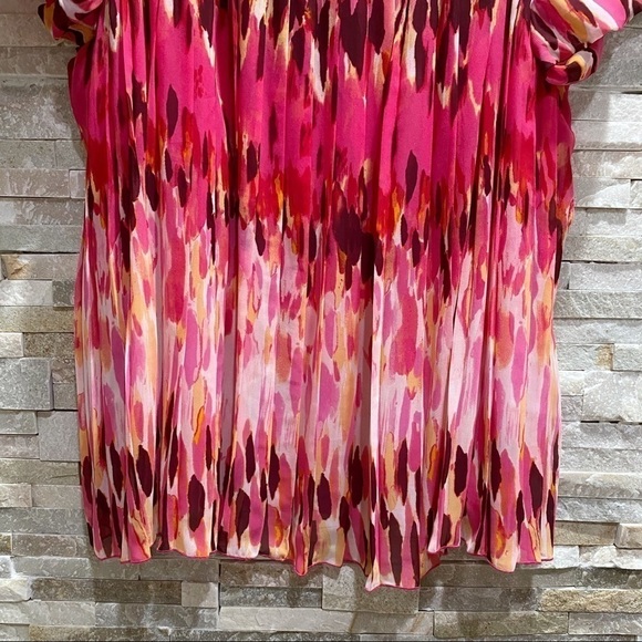 Lane Bryant Chiffon Pleated Pink Blouse 22/24 - Picture 4 of 11